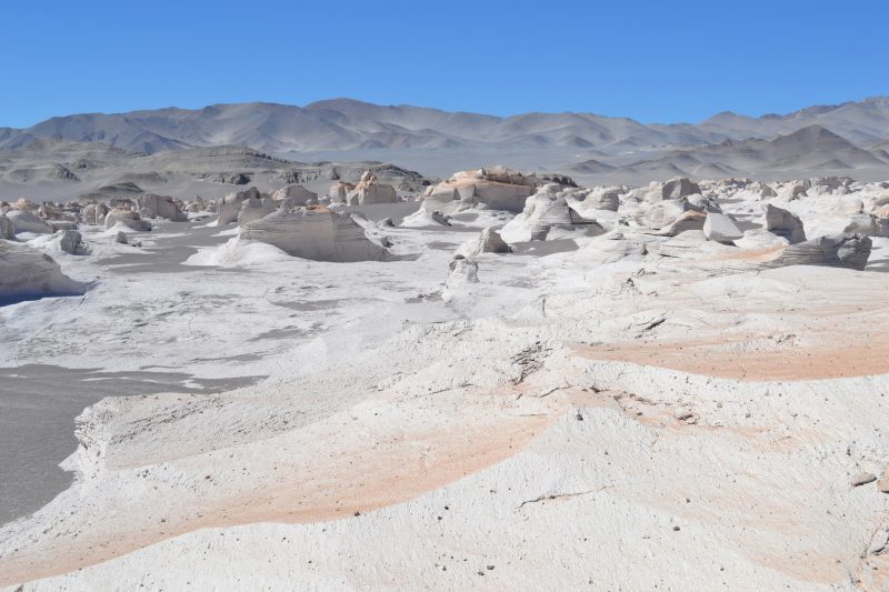 Campo de Piedra Pómez, blanco hasta el horizonte