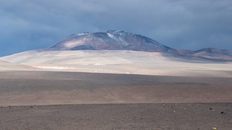 Volcanes de la cordillera desde la Puna
